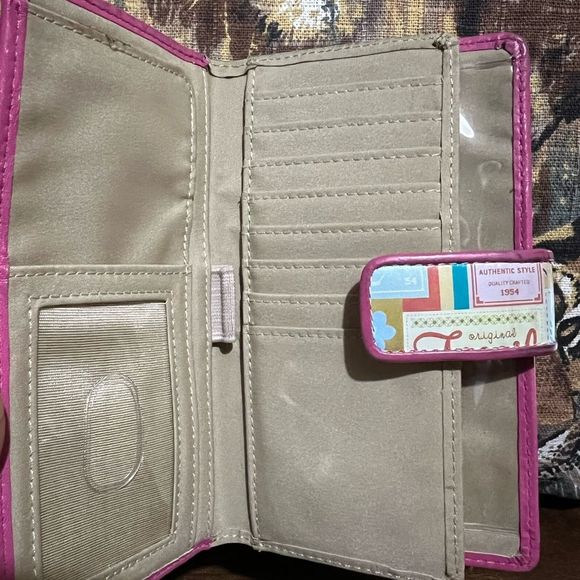 FOSSIL TRAVEL AROUND THE WORLD WALLET - Picture 3 of 5